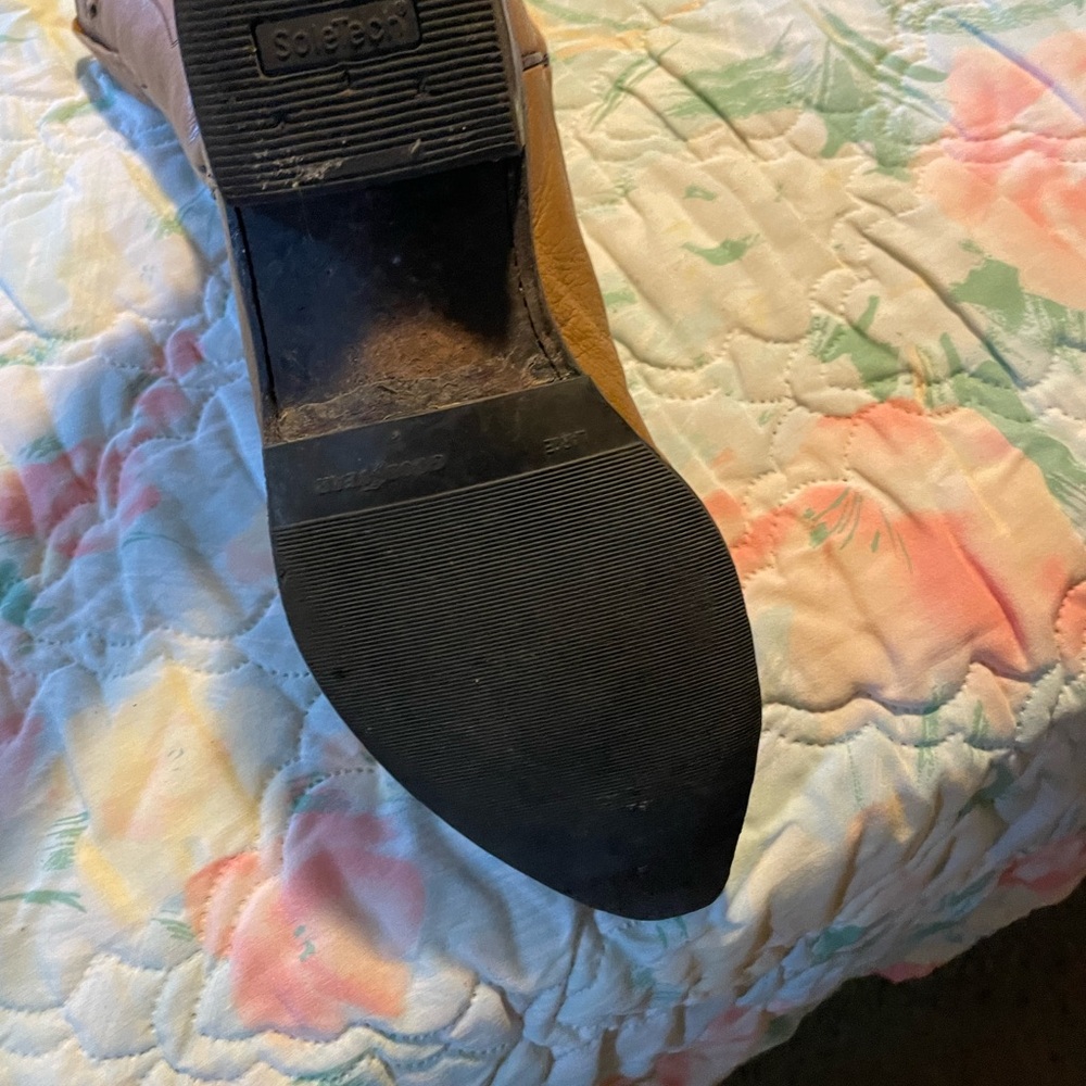Western boots, non slip soles